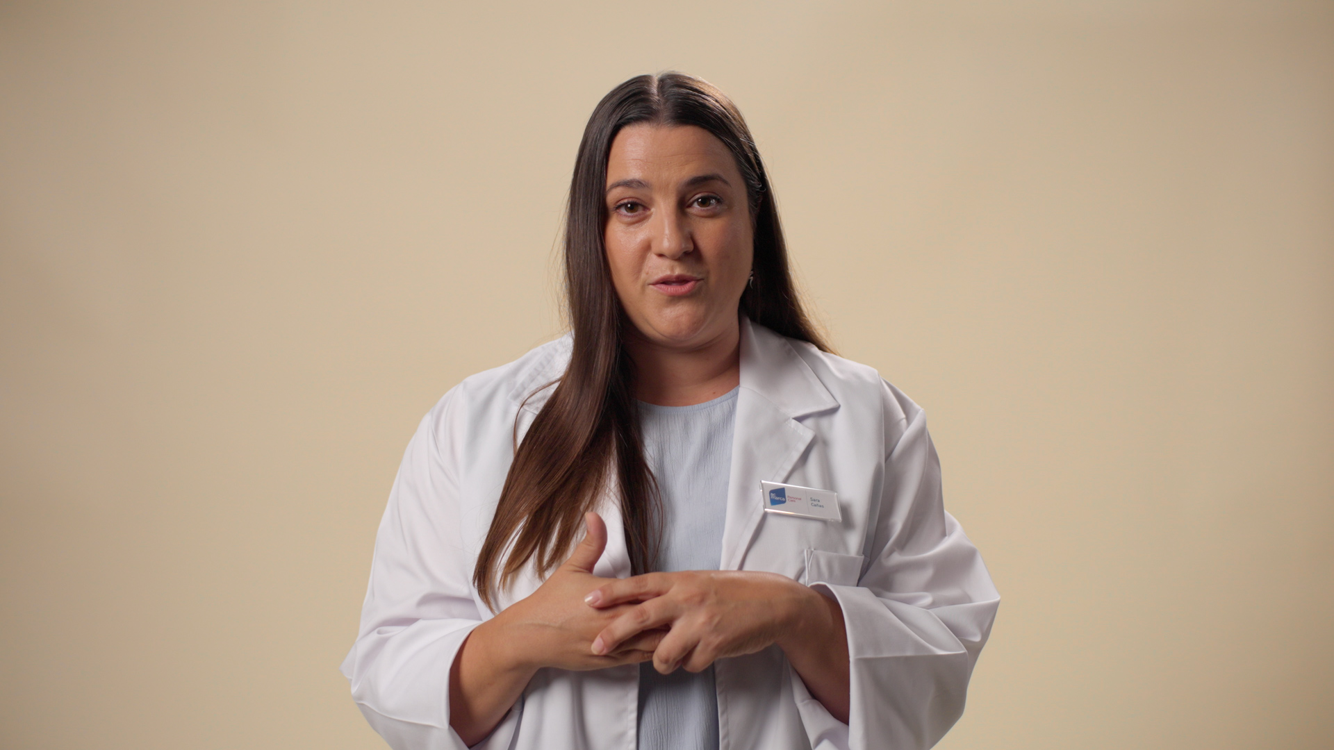 Una científica explica los beneficios de Lactovit para la piel. Vídeo informativo beauty academy de Lactovit.